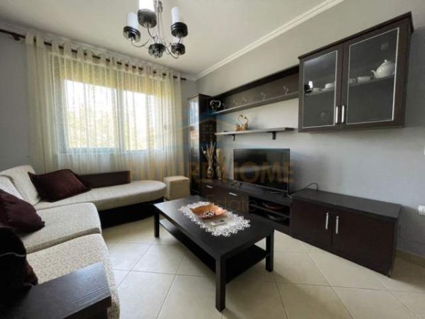 Tirane, jepet me qera apartament Kati 1, 119 m² 500 Euro ("Rruga 5 Maj")