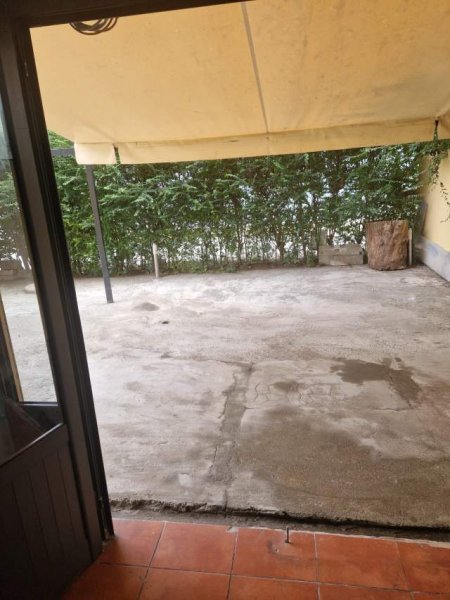 Elbasan, jepet me qera dyqan Kati 0, 25.000 Leke (Ali Myftiu)