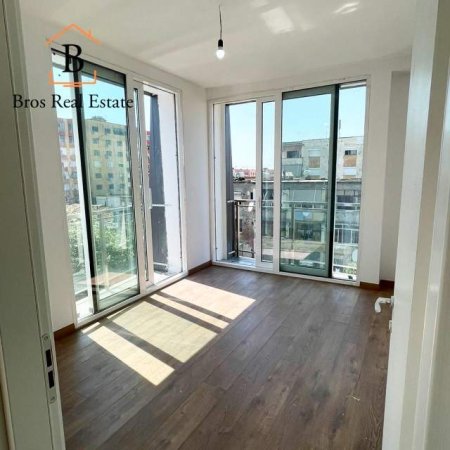 Tirane, jepet me qera apartament 2+1+BLK Kati 3, 80 m² 550 Euro (Farmacia10)