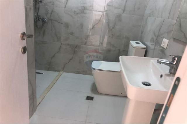 Tirane, shitet apartament 2+1+BLK 105.000 Euro