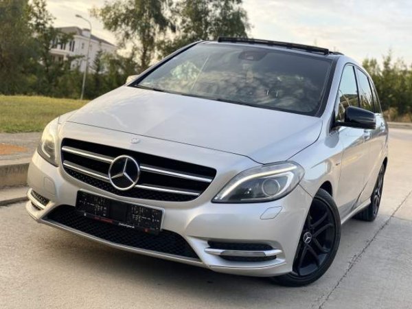 Tirane, shes makine Mercedes-Benz B klas Viti 2013,