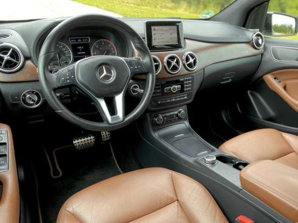 Tirane, shes makine Mercedes-Benz B klas Viti 2013,