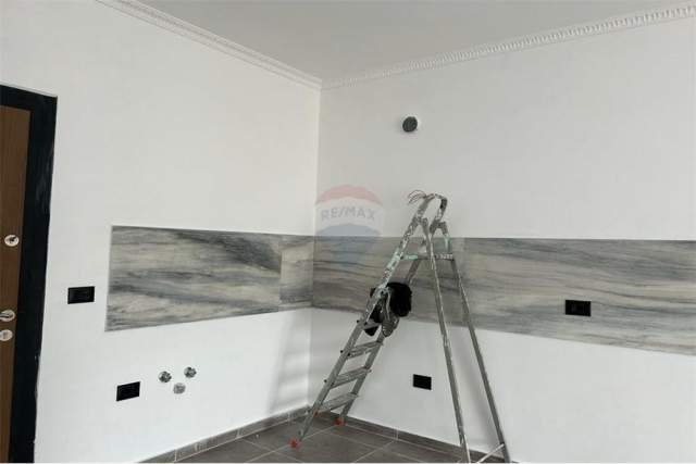 Tirane, shitet apartament 2+1+BLK Kati 7, 83 m² 124.000 Euro (Fusha e Aviacionit)