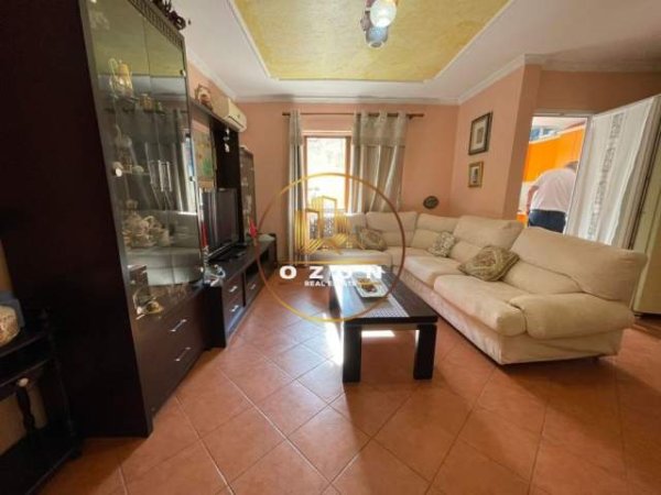 Tirane, jepet me qera apartament 1+1+A+BLK Kati 1, 84 m² 500 Euro (GALERIA, QENDER)