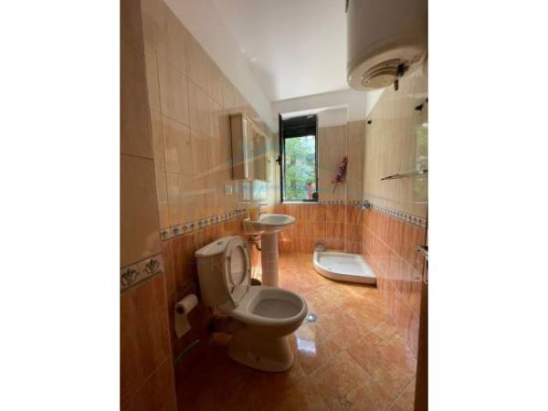Tirane, jepet me qera apartament Kati 1, 119 m² 500 Euro ("Rruga 5 Maj")