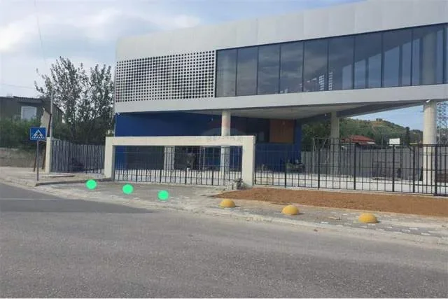 Tirane, ambjent biznesi Kati 2, 600 m² 4300 Euro (Prane QTU-së)