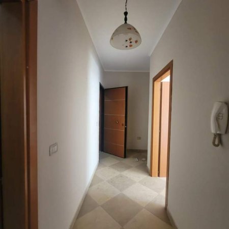 Tirane, shes apartament 1+1 Kati 3, 82 m² 119.000 Euro (Siri Kodra)