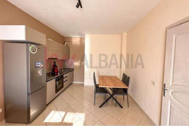 Durres, shitet apartament 2+1+BLK Kati 8, 95 m² 115.000 Euro (Prane pallatit te Sportit)