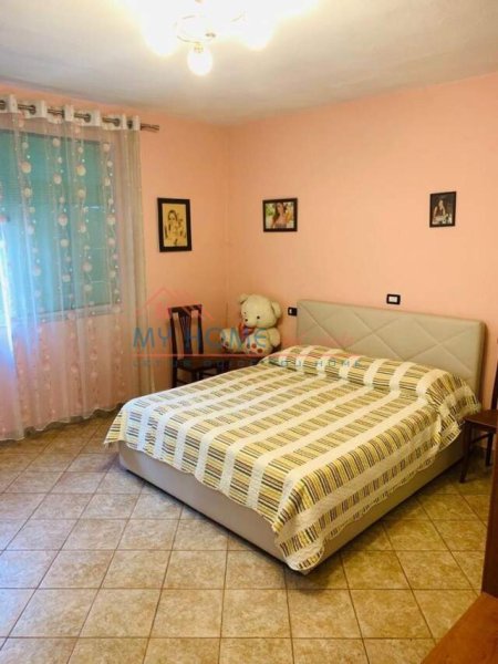 Tirane, jepet me qera Vile Kati 2, 350 m² 1.300 Euro (Rruga Bardhyl)