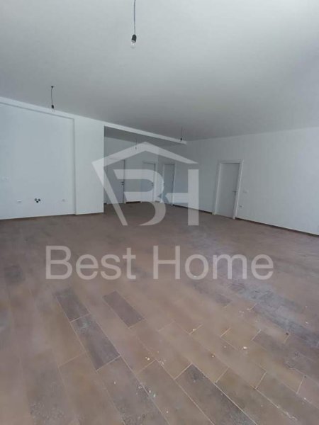 Tirane, jepet me qera zyre Kati 2, 140 m² 900 Euro (Kompleksi Zirkon, Rruga Kongresi i Manastirit)