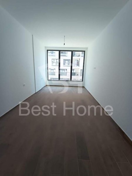 Tirane, jepet me qera zyre Kati 2, 140 m² 900 Euro (Kompleksi Zirkon, Rruga Kongresi i Manastirit)