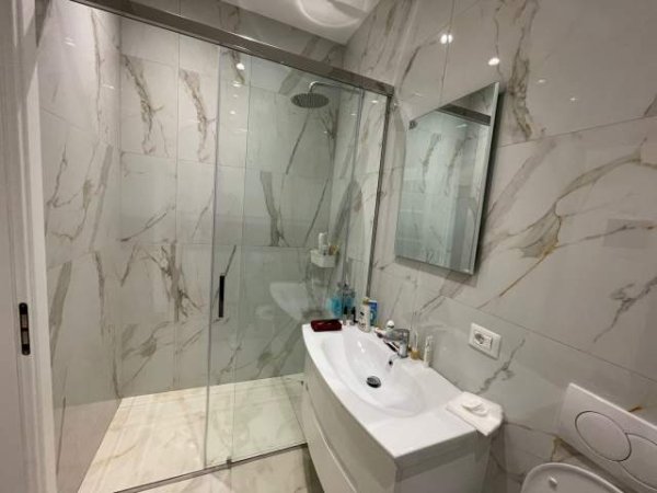Tirane, jepet me qera apartament 1+1+BLK 73 m² 500 Euro (rruga 5 maji)