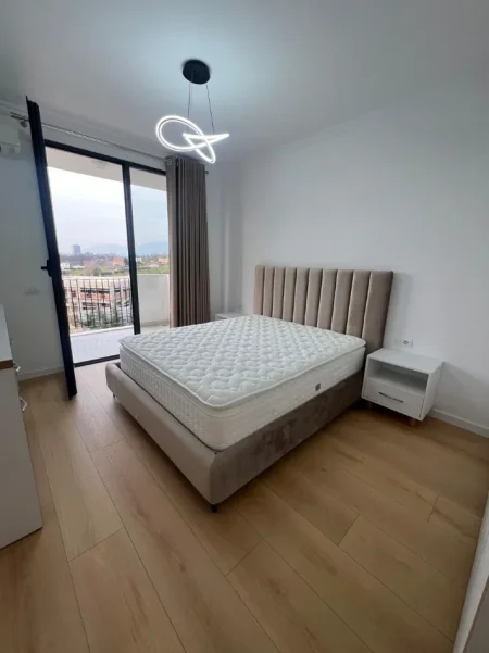 Tirane, jepet me qera 2+1 Kati 2, 140 m² 1.200 € 