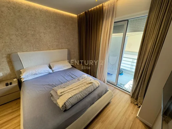 Tirane, jepet me qera apartament 2+1 Kati 10, 100 m² 950 € 