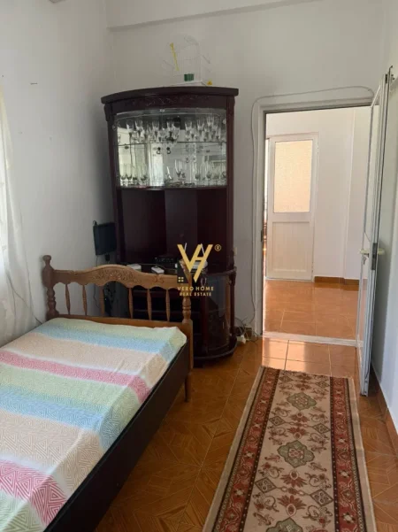 Tirane, jepet me qera apartament 2+1+Ballkon Kati 2, 110 m² 520 € (FUSHA E AVIACIONIT)