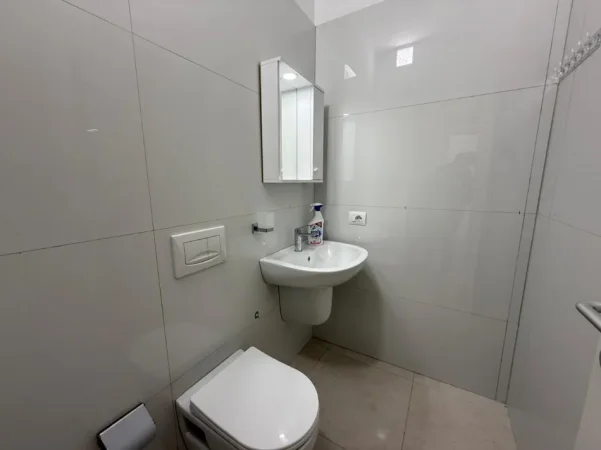 Tirane, jepet me qera apartament Kati 4, 118 m² 500 € (Kamez)