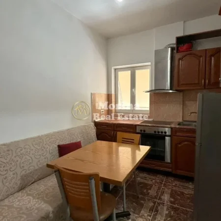 Tirane, jepet me qera apartament 1+1 Kati 3, 45 m² 350 € (5 Maji)
