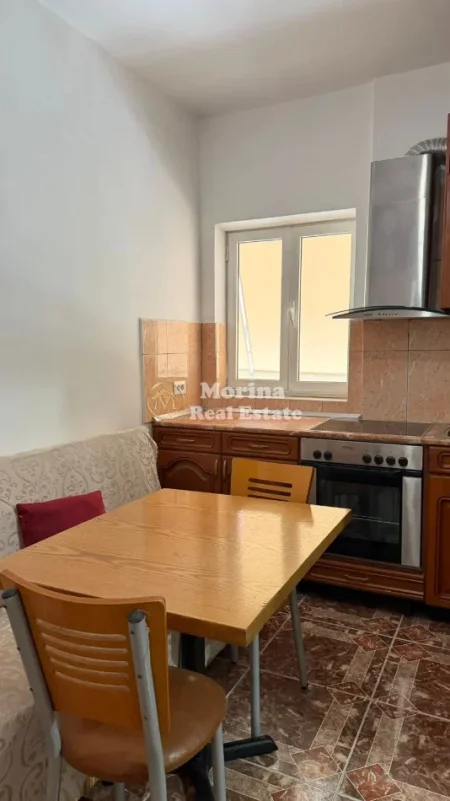 Tirane, jepet me qera apartament 1+1 Kati 3, 45 m² 350 € (5 Maji)