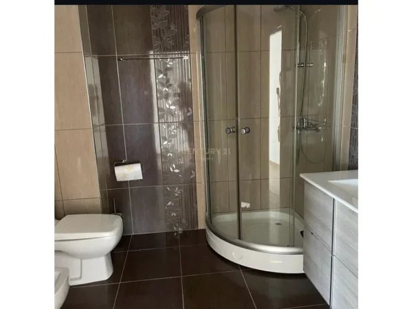 Tirane, shitet apartament 3+1+Ballkon Kati 4, 139 m² 320.000 € (Kopshti Botanik)