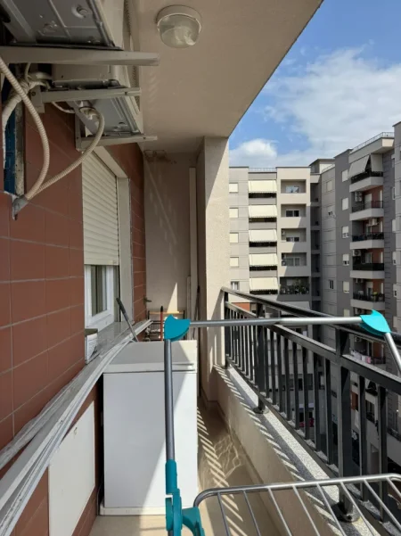 Tirane, shitet apartament 2+1 Kati 6, 105 m² 175.000 € (Rruga Tom Plezha)