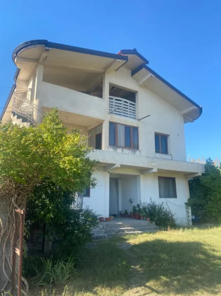 Durres, shitet apartament 3 Katshe Kati 0, 426 m² 270.000 € (Rruga Asti Gogoli)