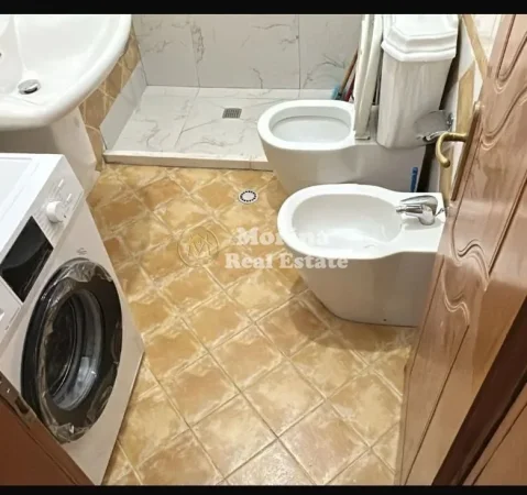 Tirane, jepet me qera apartament 2+1 Kati 7, 80 m² 600 € (Materniteti i Ri)