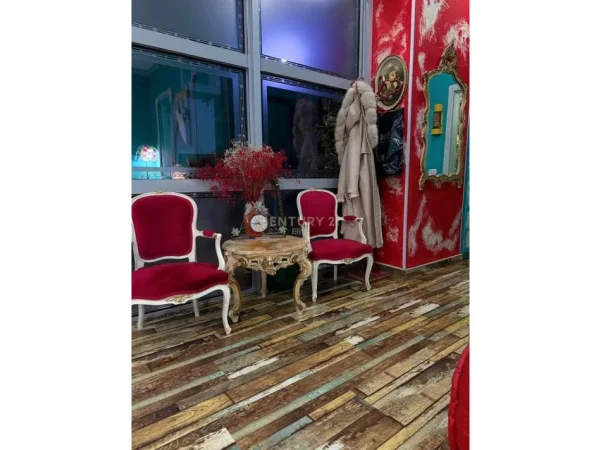 Tirane, shitet ambjent biznesi Kati 0, 37 m² (Ish Ekspozita)