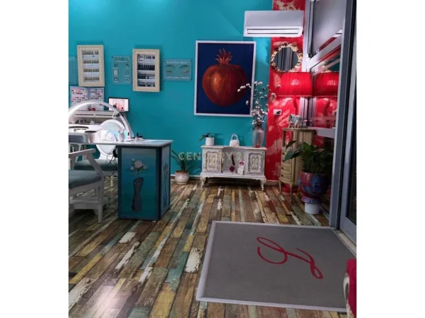 Tirane, shitet ambjent biznesi Kati 0, 37 m² (Ish Ekspozita)