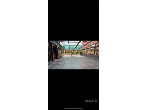 Tirane, jepet me qera ambjent biznesi Kati 8, 1.000 m² 10.000 € (Spitali Amerikan 3)