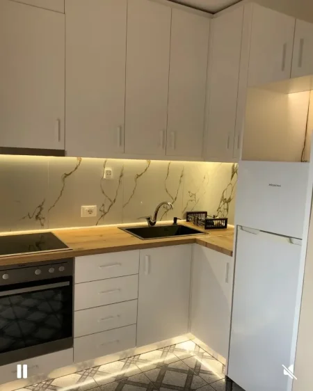 Tirane, jepet me qera apartament 1+1 Kati 3, 60 m² 450 € (Pallati me Shigjeta)