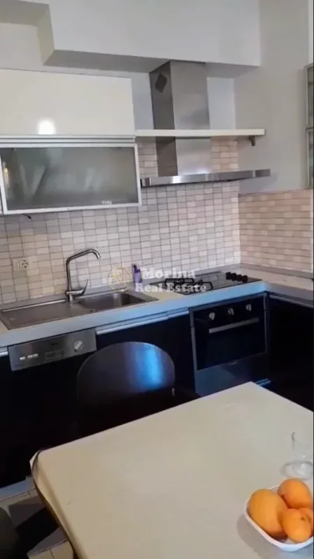 Tirane, jepet me qera apartament 2+1 Kati 5, 112 m² 700 € (Zogu i ZI)