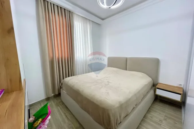 Tirane, shitet apartament 1+1+Ballkon Kati 3, 68 m² 140.000 € (spitali amerikan 3)