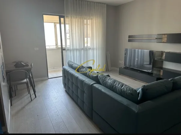 Tirane, jepet me qera apartament 2+1 Kati 7, 80 m² 600 € (BRRYLI)