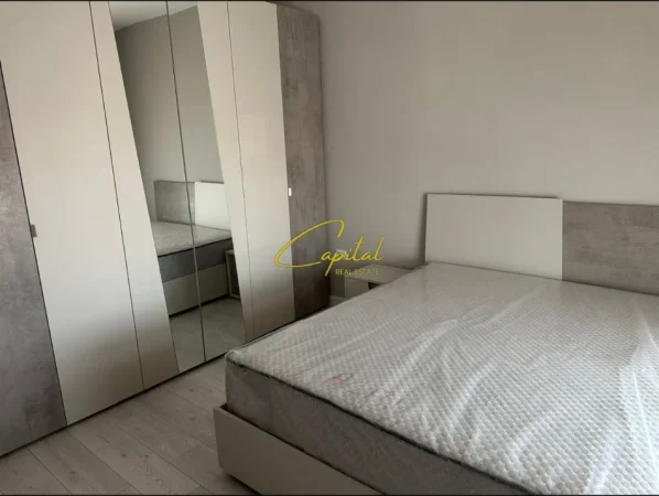 Tirane, jepet me qera apartament 2+1 Kati 7, 80 m² 600 € (BRRYLI)