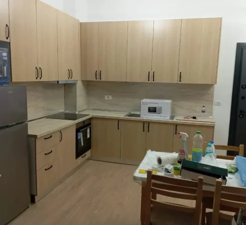 Tirane, jepet me qera apartament 1+1 Kati 9, 65 m² 500 € (5 Maji)
