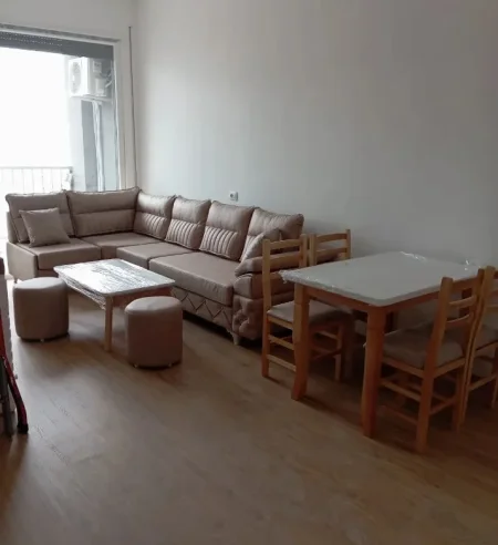 Tirane, jepet me qera apartament 1+1 Kati 9, 65 m² 500 € (5 Maji)