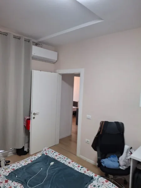 Tirane, jepet me qera apartament 2+1+Ballkon Kati 4, 98 m² 700 € (Ish Fusha e Aviacionit)