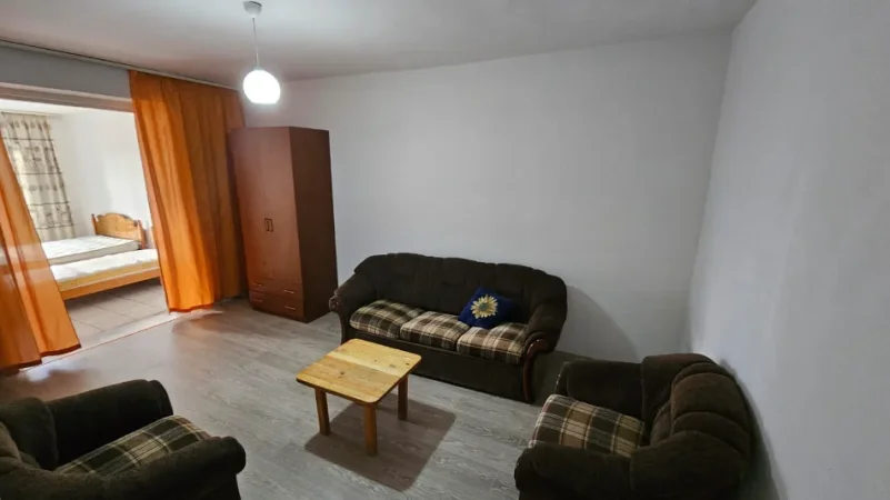 Tirane, jepet me qera apartament 1+1+Ballkon Kati 2, 60 m² 550 € (Blloku/Rruga Sami Frasheri)