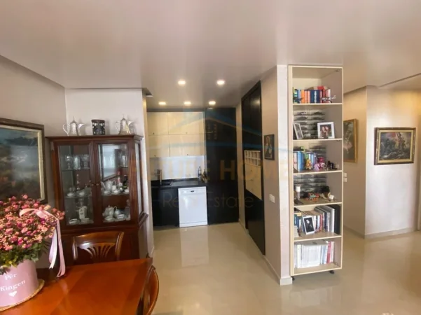 Tirane, shitet apartament 3+1+Ballkon Kati 9, 98 m² 270.000 € (21 Dhjetori)