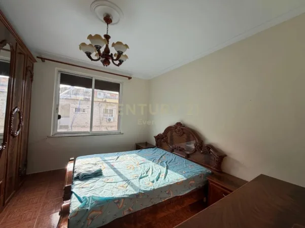 Tirane, shitet apartament 1+1 Kati 4, 52 m² 117.000 € (Ish Parku Autobuzave)