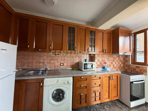 Tirane, shitet apartament 1+1 Kati 4, 52 m² 117.000 € (Ish Parku Autobuzave)