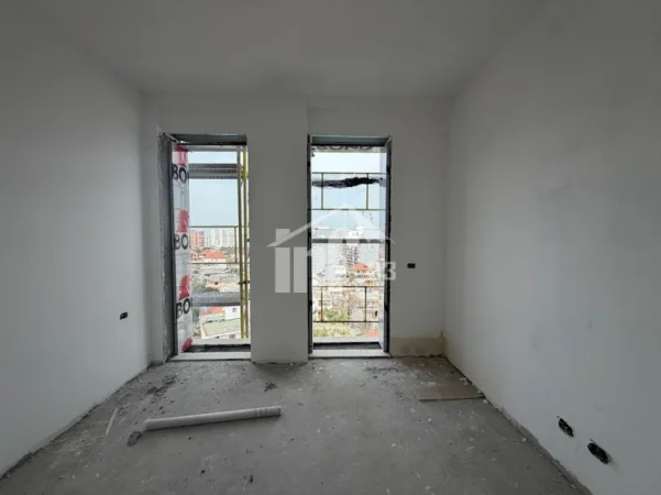Tirane, shitet apartament 1+1 Kati 7, 63 m² 143.000 € (MBRAPA GLOBE, RRUGA E KAVAJËS)