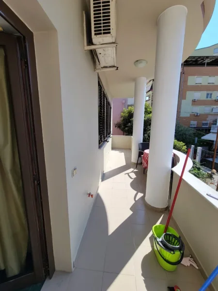 Tirane, jepet me qera apartament 1+1 Kati 2, 55 m² 550 € 