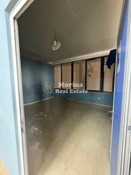Tirane, jepet me qera ambjent biznesi Kati 2, 220 m² 2.000 € (Rruga e Dibres)