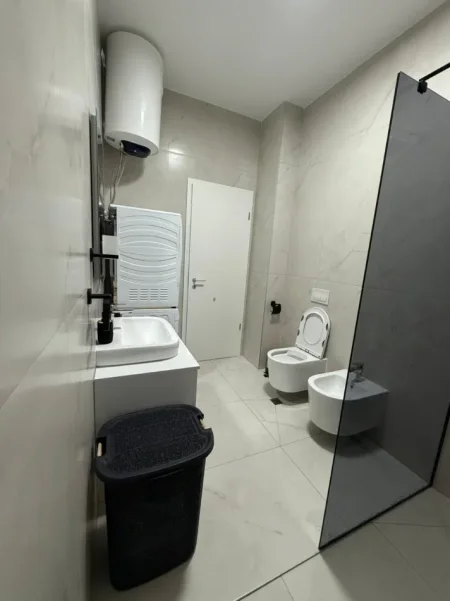 Tirane, jepet me qera apartament 1+1 Kati 6, 60 m² 520 € (rezidenca kadiu)