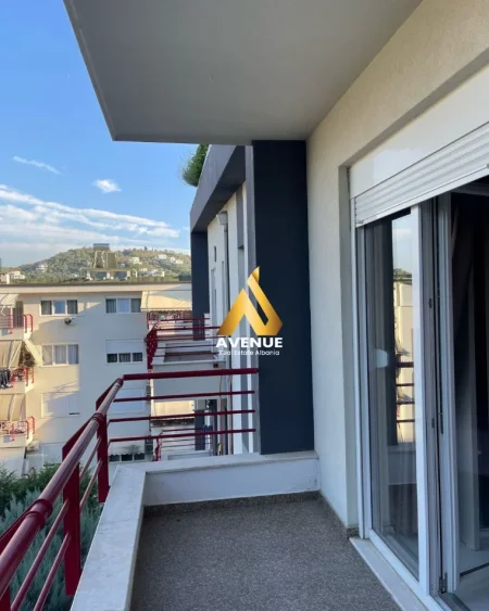 Tirane, jepet me qera apartament 3+1+Aneks+Ballkon Kati 4, 187 m² 1.400 € (RRUGA HAMDI SINA)