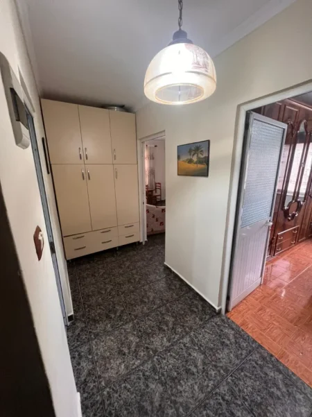 Tirane, shitet apartament 1+1+Ballkon Kati 4, 53 m² 117.000 € 