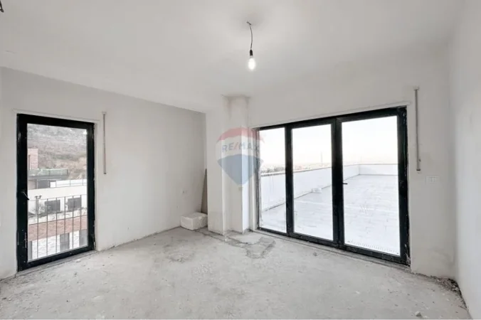 Tirane, shitet apartament 3+1 Kati 3, 277 m² 250.000 € (Rruga Kodra e Diellit 2, Tirane)