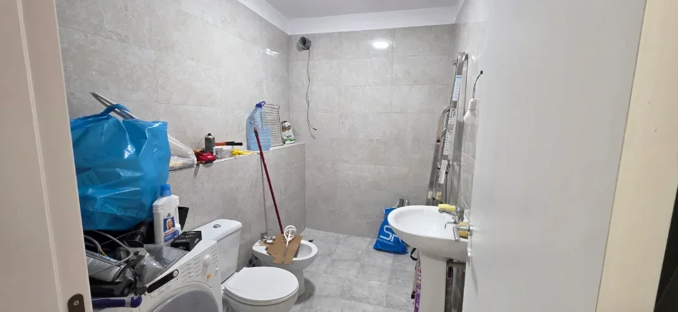 Tirane, jepet me qera apartament 2+1 Kati 7, 115 m² 500 € (Kombinat)