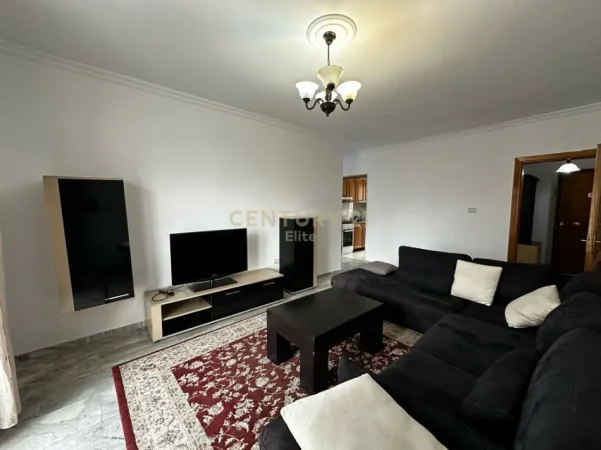 Shqiperi, jepet me qera apartament 2+1 Kati 6, 120 m² 600 € (Rr. Dritan Hoxha)